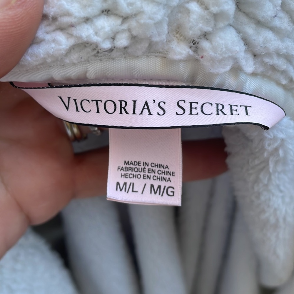 VS Angels Robe - Picture 9 of 11